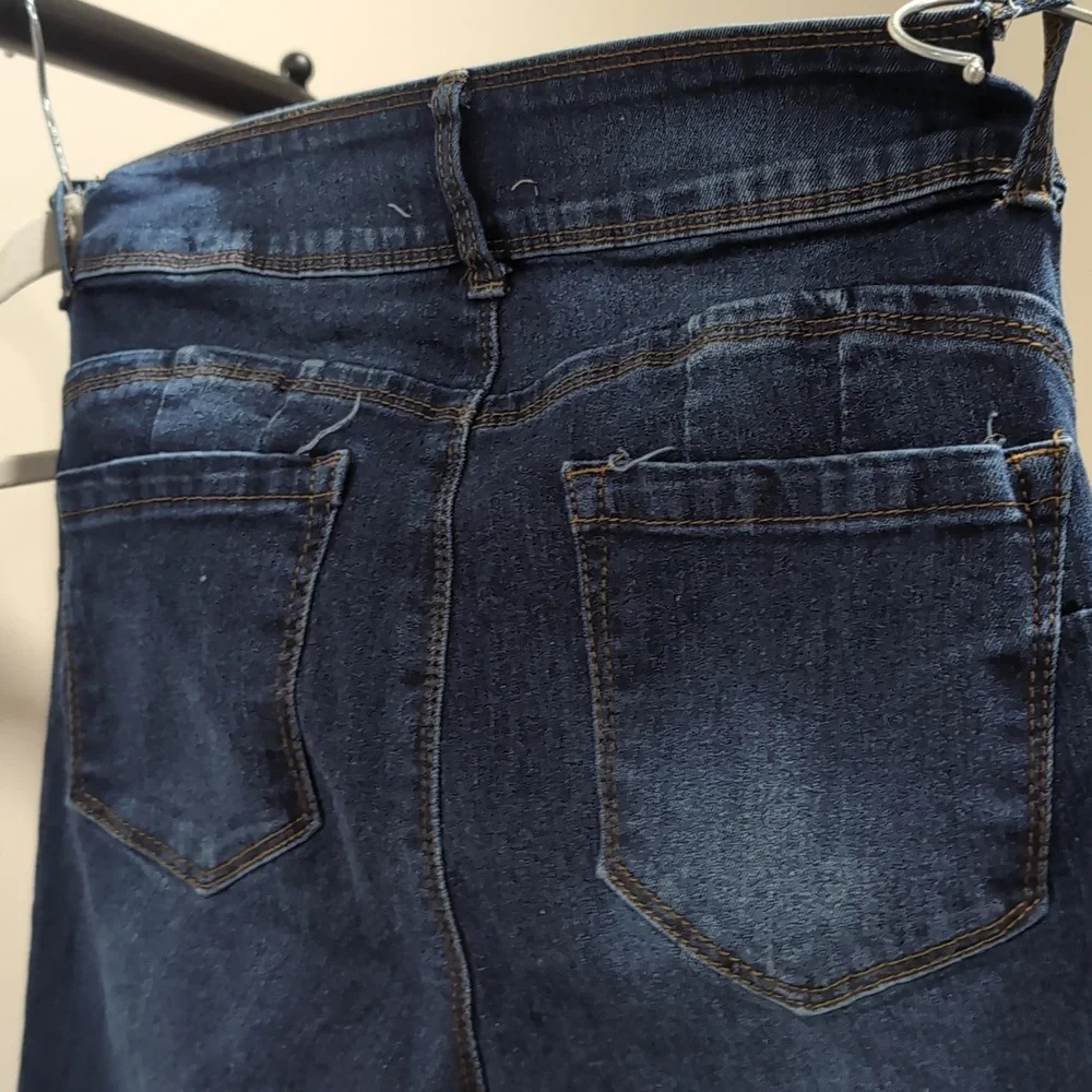 Jeans - Picture 2 of 3